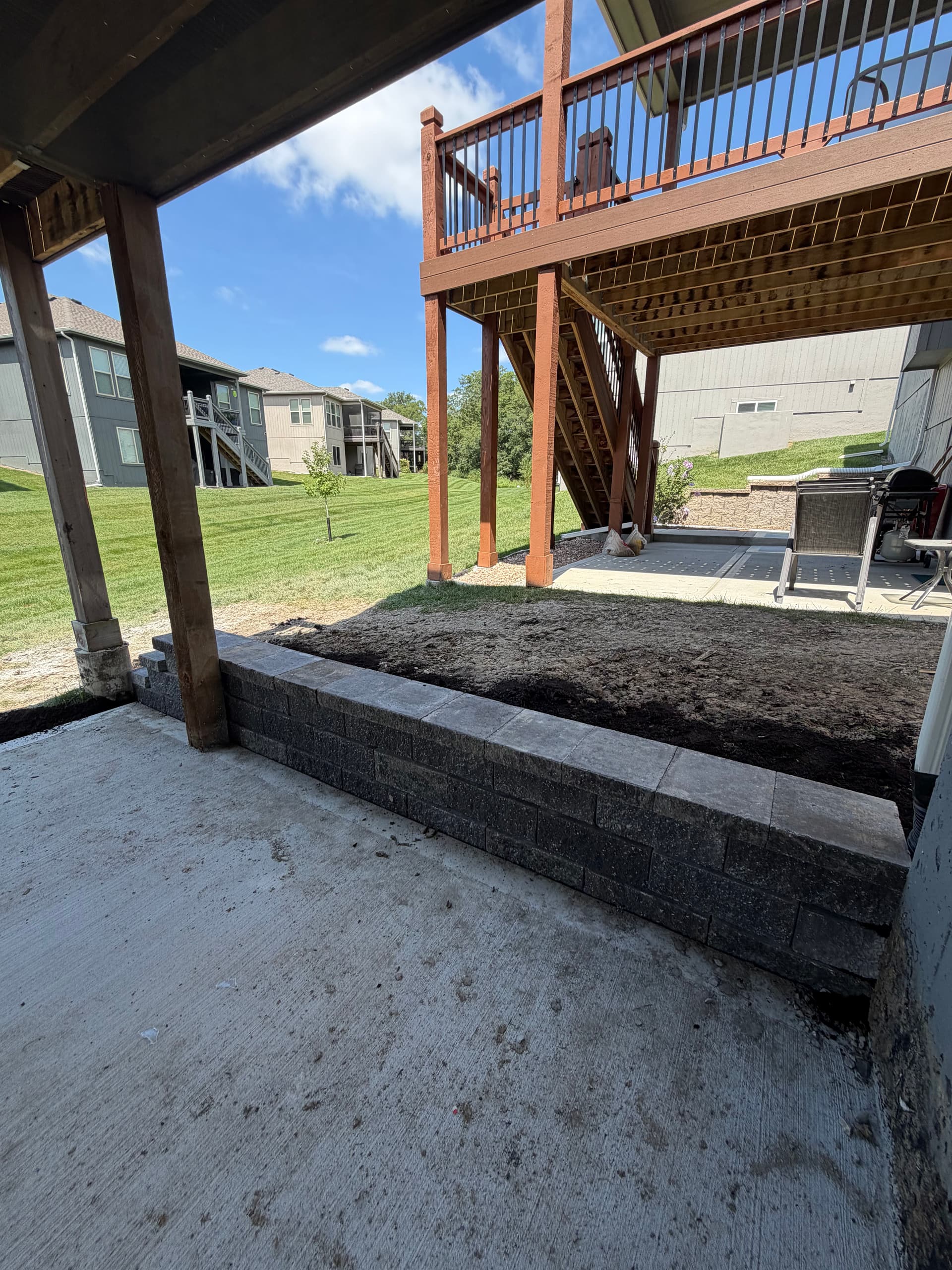Gallery photos for Backyard Patio Slabs and Retaining Wall in Kansas City: Image #2