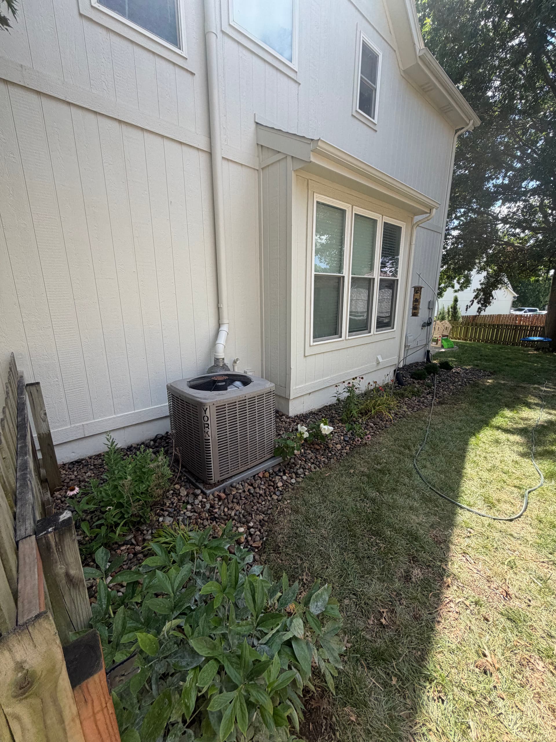 Gallery photos for Full Landscape Renovation Done Right in Smithville Missouri: Image #5