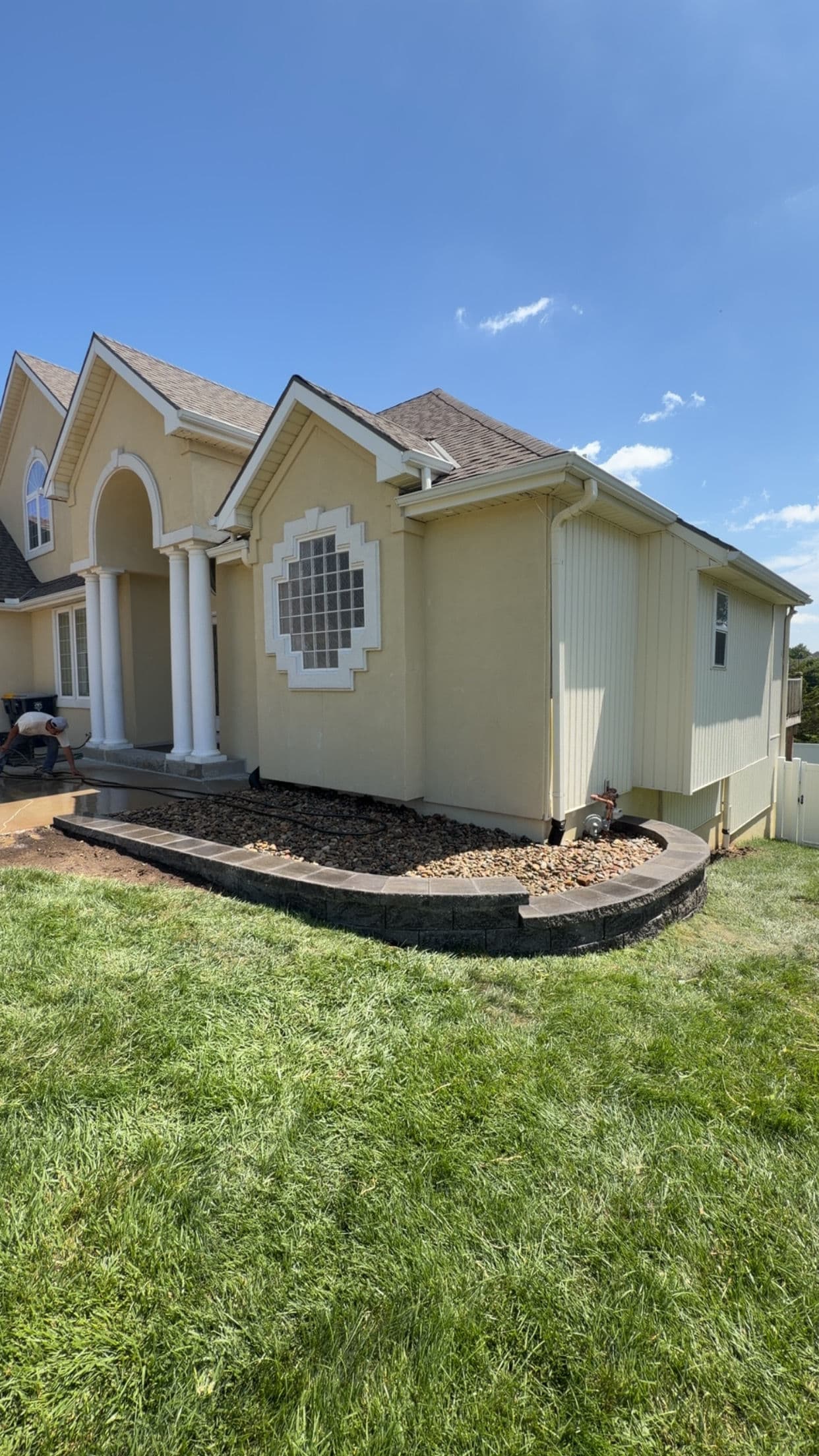 Gallery photos for Full Landscape Redo with Retaining Walls at Kansas City Home: Image #5