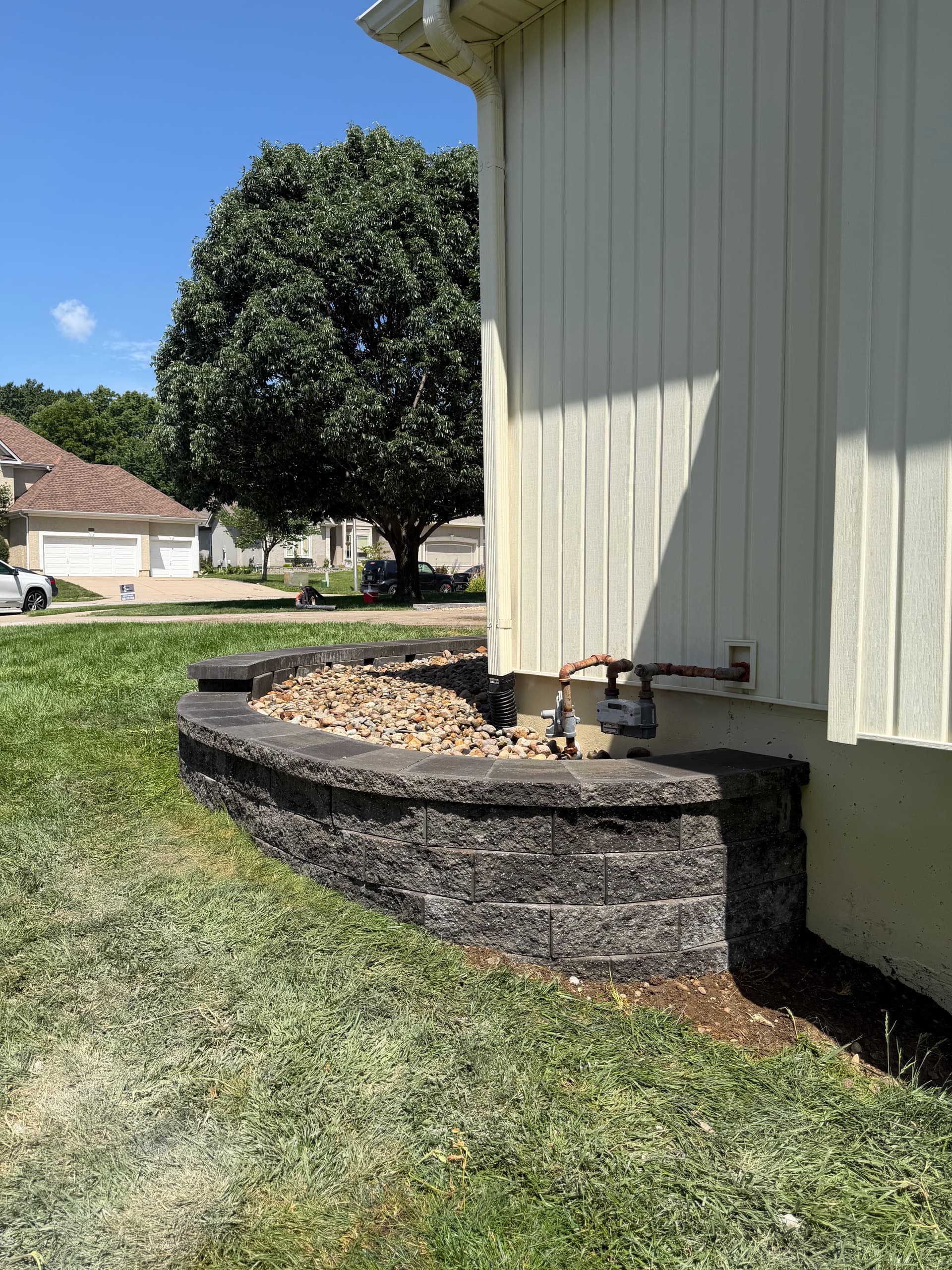 Gallery photos for Full Landscape Redo with Retaining Walls at Kansas City Home: Image #4